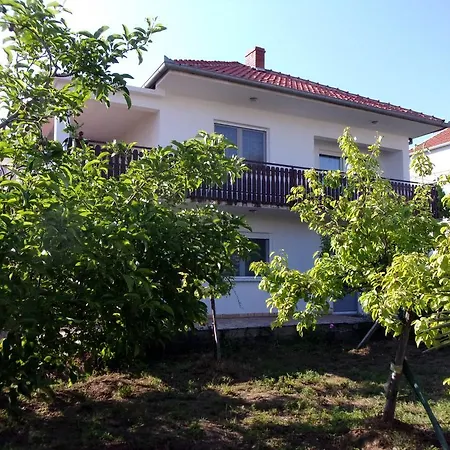 Belafuza Zára