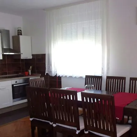 Belafuza Zára